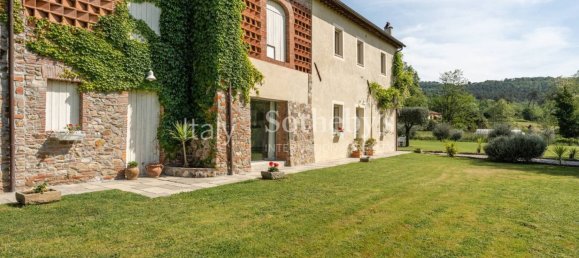 5 bedrooms House in Lucca, Italy No. 119214 4