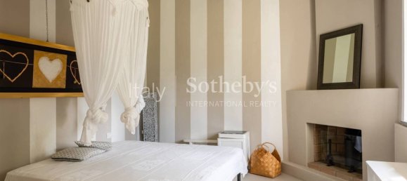 5 bedrooms House in Lucca, Italy No. 119214 16