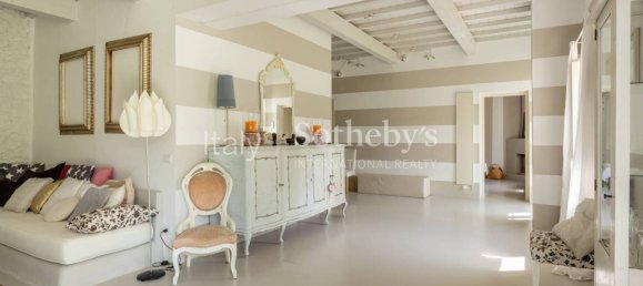 5 bedrooms House in Lucca, Italy No. 119214 10