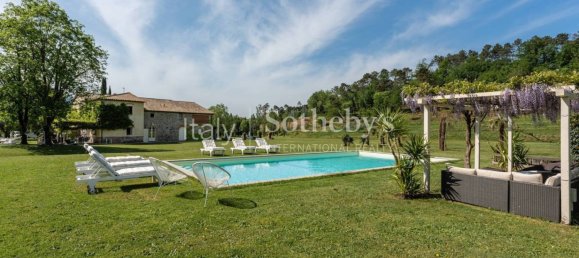 5 bedrooms House in Lucca, Italy No. 119214 2