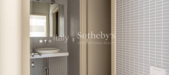 5 bedrooms House in Lucca, Italy No. 119214 18