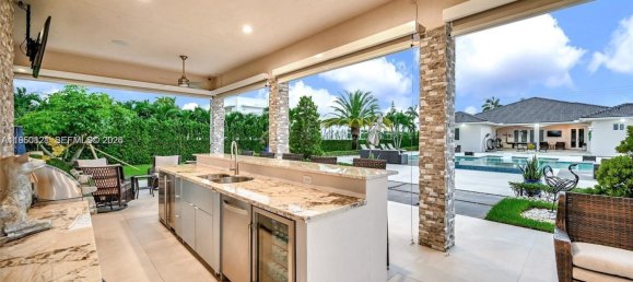 5 dormitorios villa en venta en Miami, Miami-Dade, Florida, USA № 615311 6