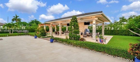 5 dormitorios villa en venta en Miami, Miami-Dade, Florida, USA № 615311 9
