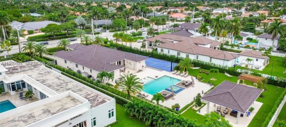 5 dormitorios villa en venta en Miami, Miami-Dade, Florida, USA № 615311 23