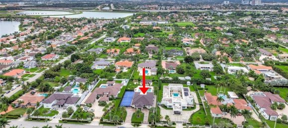 5 dormitorios villa en venta en Miami, Miami-Dade, Florida, USA № 615311 30