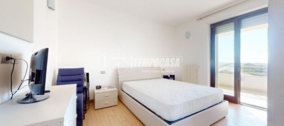 Квартира с 2 комнатами в Казамассима, Италия № 14584 11