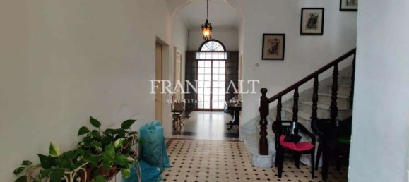 6 bedrooms Townhouse in Sliema, Malta No. 2625 5
