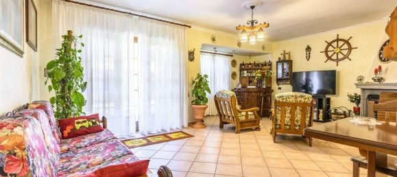 Villa de 7 habitaciónes en Guidonia Montecelio, Italy No. 23122 23