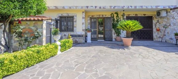 Villa de 7 habitaciónes en Guidonia Montecelio, Italy No. 23122 2