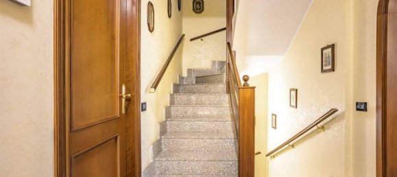 Villa de 7 habitaciónes en Guidonia Montecelio, Italy No. 23122 17