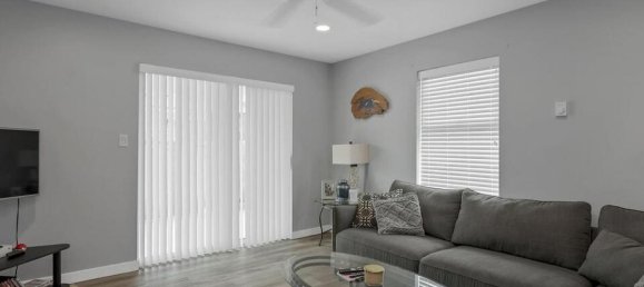 7 bedrooms House in British Columbia, Canada No. 1264 7