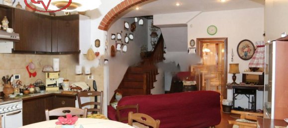 4-Zimmer Wohnung in Terranuova Bracciolini, Italy, Nr. 235596 46
