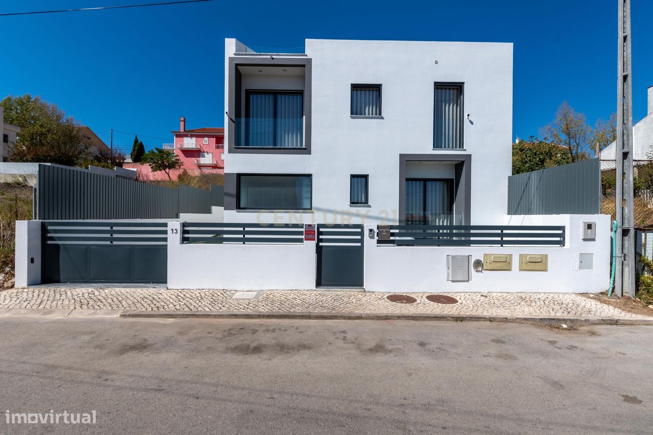 4 غرف نوم منزل في Odivelas, Portugal رقم 111879