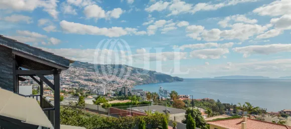 4 bedrooms House in Funchal, Portugal No. 127976 3