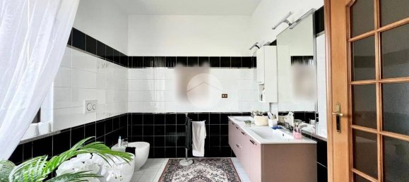 4 bedrooms Villa in Avigliana, Italy No. 315088 11