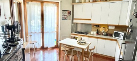 5 rooms Apartment in Cosenza, Italy No. 303608 10