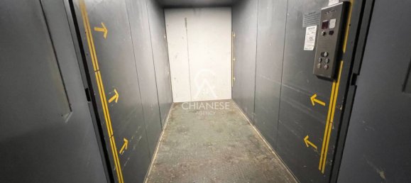 2 rooms Commercial property in Salerno, Italy No. 342649 2