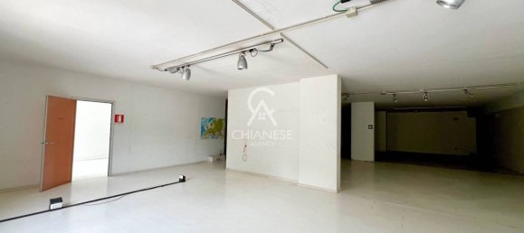 2 rooms Commercial property in Salerno, Italy No. 342649 6