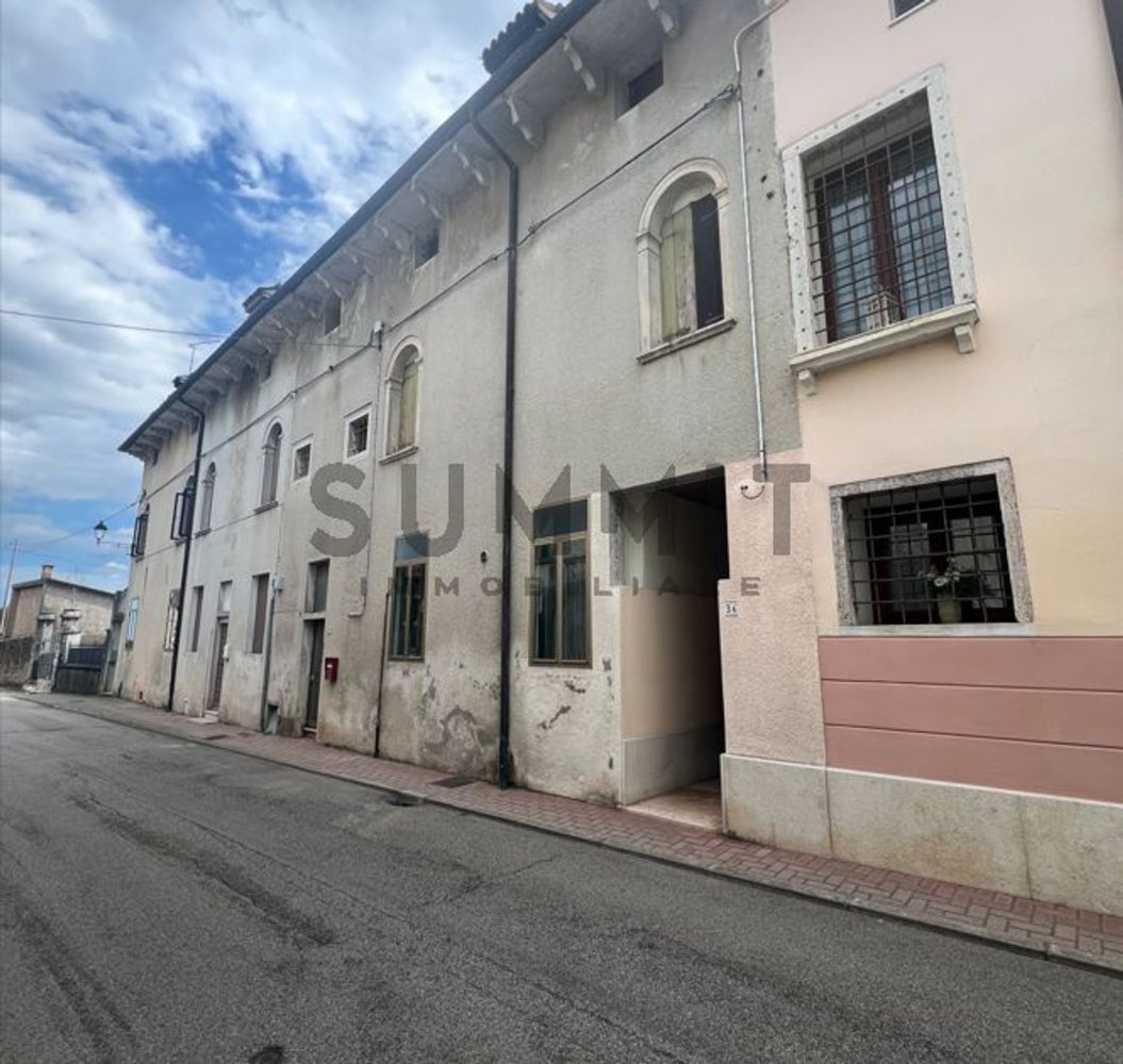 5 bedrooms House in Schio, Italy No. 327628