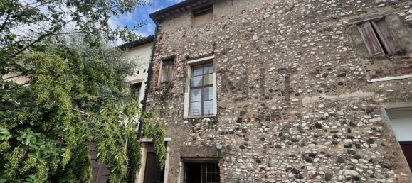 5 bedrooms House in Schio, Italy No. 327628 2