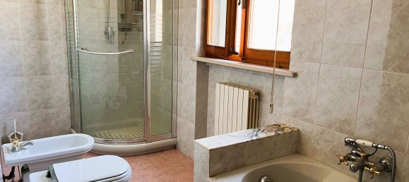 3 bedrooms Apartment in Parma, Italy No. 333525 14