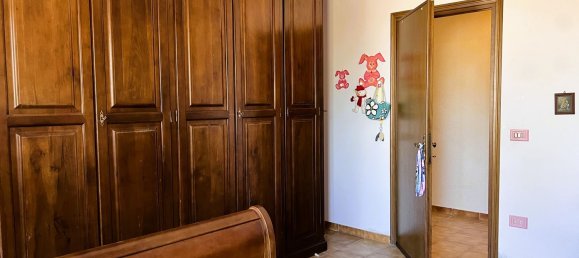 3 bedrooms Apartment in Parma, Italy No. 333525 8