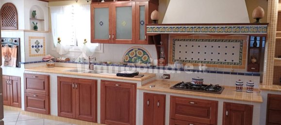 5 غرف نوم فيلا في Statte, Italy رقم 98081 19