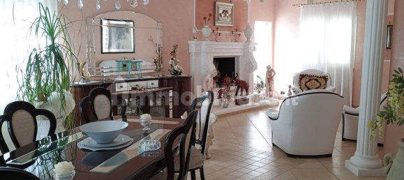 5 غرف نوم فيلا في Statte, Italy رقم 98081 8