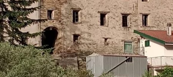 8 rooms House in Borghetto d'Arroscia, Italy No. 233199 6