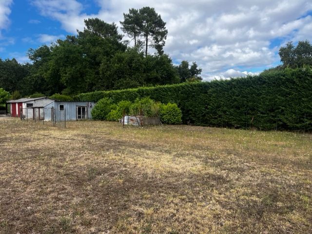 510m² Land in Leognan, France No. 362815