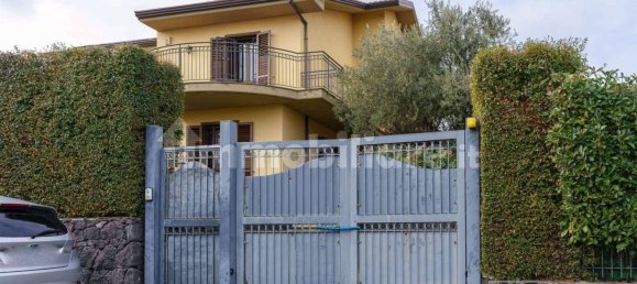 3 bedrooms Villa in Viagrande, Italy No. 331087 8