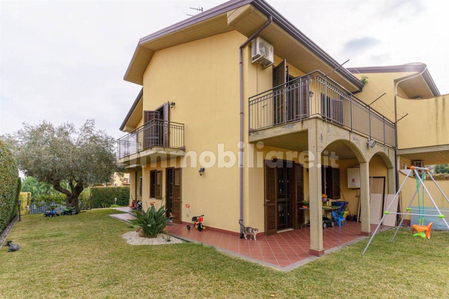 3 bedrooms Villa in Viagrande, Italy No. 331087