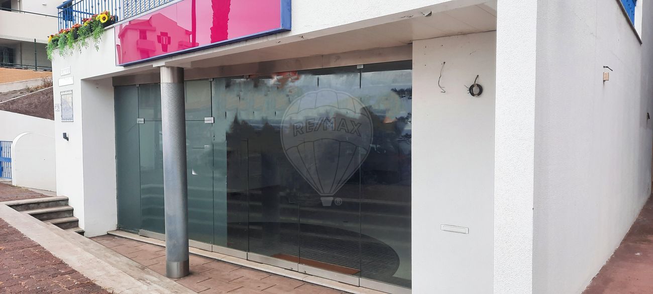 198m² Commercial property in Funchal, Portugal No. 64557