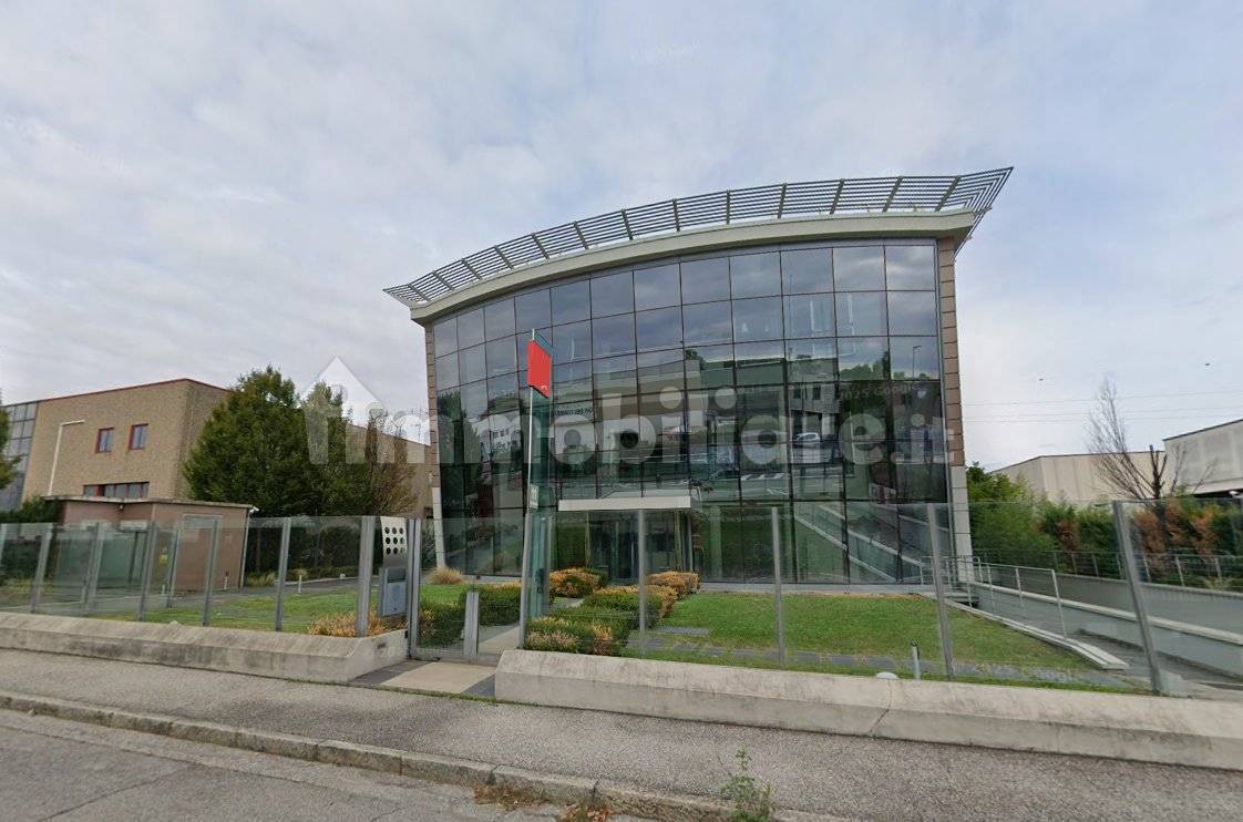 5غرفة بناية في Brescia, Italy رقم 320681