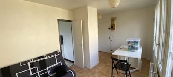 Estudio en Bourges, France No. 62595 2