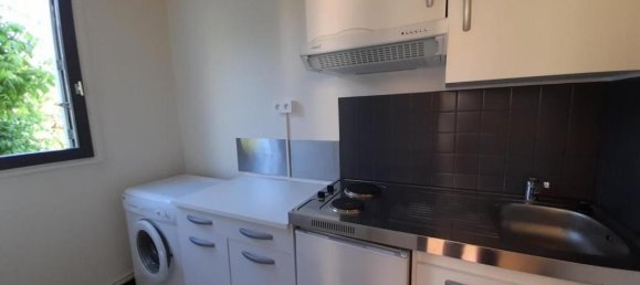 Estudio en Bourges, France No. 62595 6