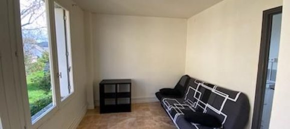 Estudio en Bourges, France No. 62595 3