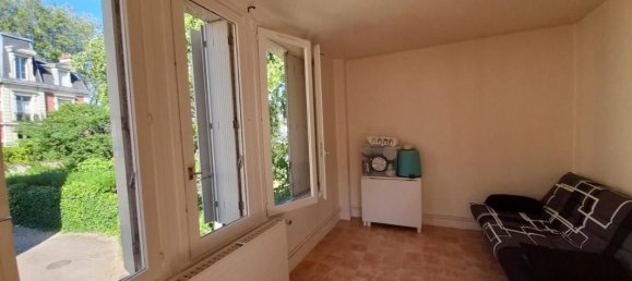 Estudio en Bourges, France No. 62595 5