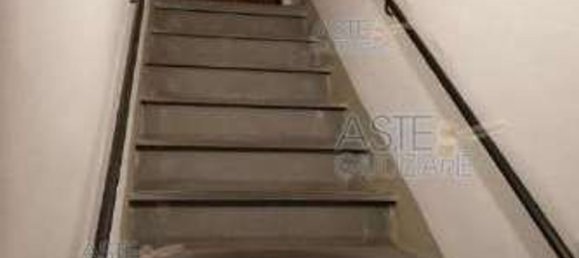 5 rooms Apartment in Pescia, Italy No. 263433 8