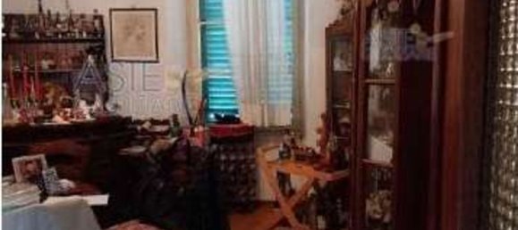 5 rooms Apartment in Pescia, Italy No. 263433 11