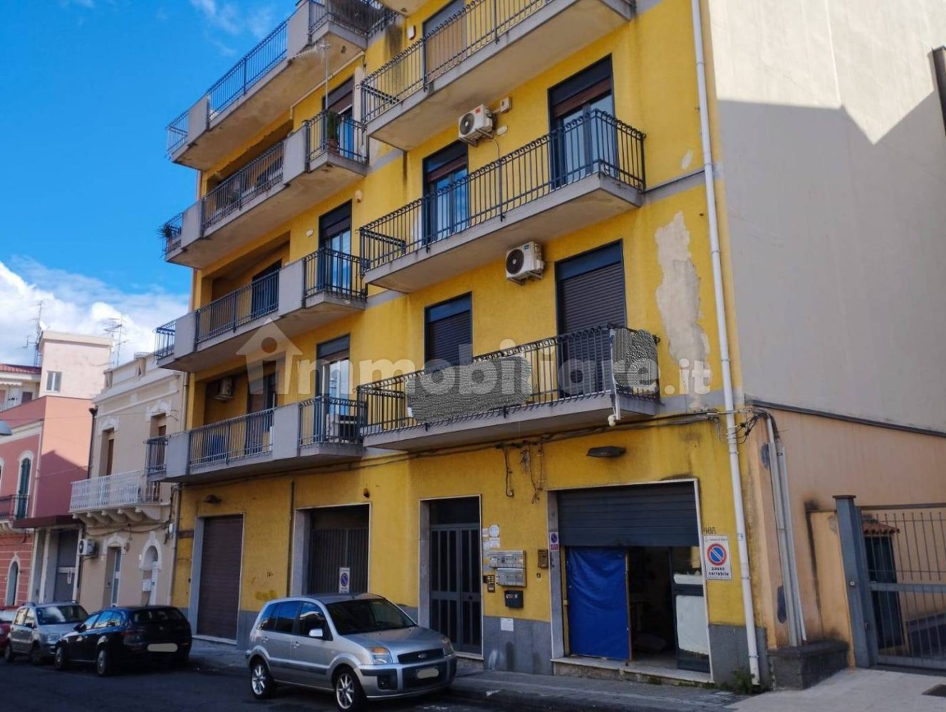 10 غرف نوم شقة في Giarre, Italy رقم 194380