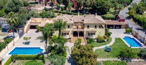 Дом с 10 спальнями в Ла Квинта, Испания № 38857 2