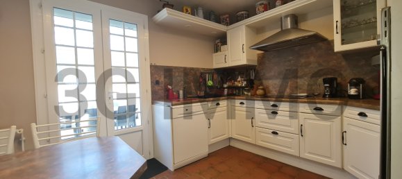 3 bedrooms Villa in Naves, France No. 192563 3