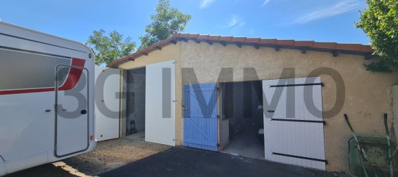3 bedrooms Villa in Naves, France No. 192563 9