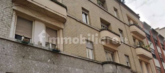 5 rooms Apartment in Turin, Italy No. 331573 3