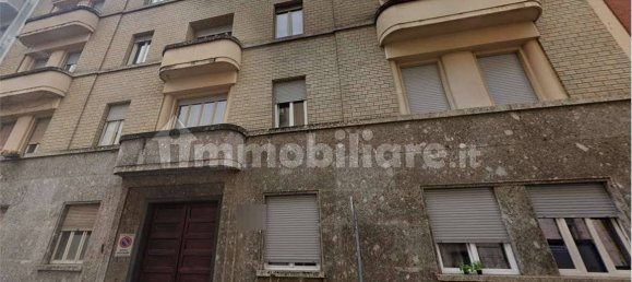 5 rooms Apartment in Turin, Italy No. 331573 5