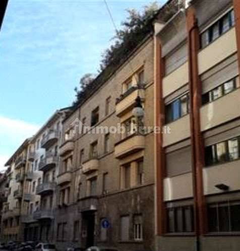5 rooms Apartment in Turin, Italy No. 331573