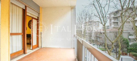 Квартира с 2 комнатами в Бергамо, Италия № 34950 4