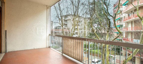 Квартира с 2 комнатами в Бергамо, Италия № 34950 10