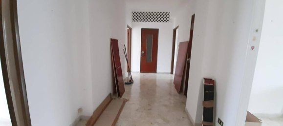 Apartamento de 3 divisões em Taranto, Italy N.º 36800 9